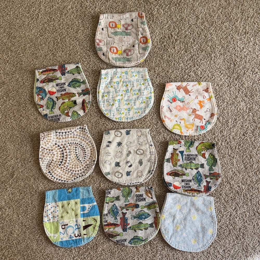 Baby burp cloth set